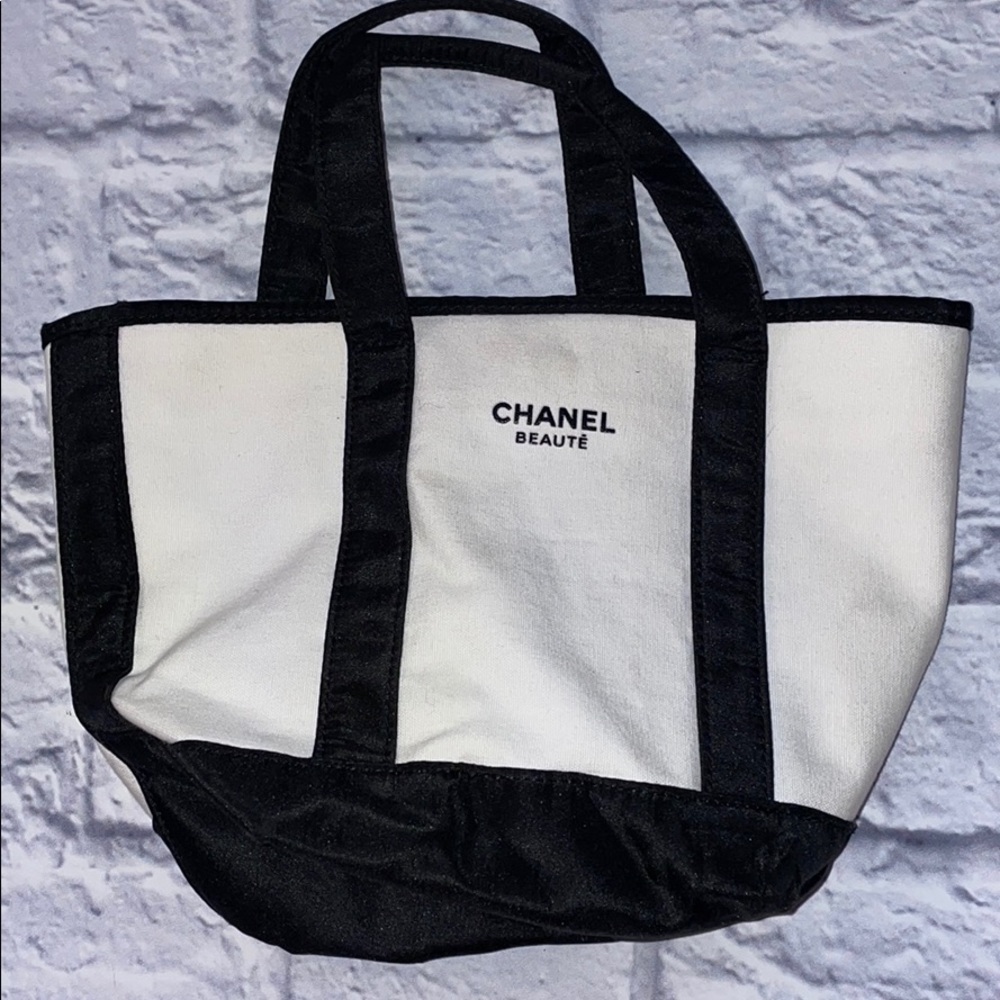 Chanel Bundle of 2 Travel Cosmetic Accessory Cases - Picture 3 of 15